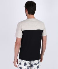 Camiseta-Masculina-com-Bolso-Listrado-Manga-Curta-Gola-Careca-Preta-9946634-Preto_2