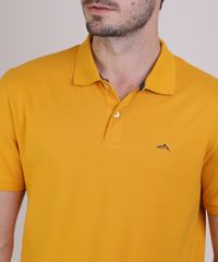 Polo-Masculina-Basica-em-Piquet-com-Bordado-Manga-Curta-Amarela-9725321-Amarelo_4