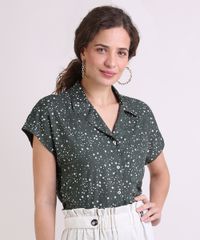 Camisa-Feminina-Estampada-Estrelas-com-Bolso-Manga-Curta-Verde-Escuro-9942341-Verde_Escuro_1