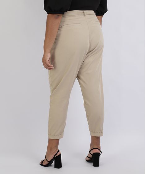 calça bege plus size