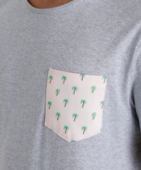 Camiseta-com-Bolso-Estampada-de-Coqueiros-Cinza-Mescla-8701897-Cinza_Mescla_4