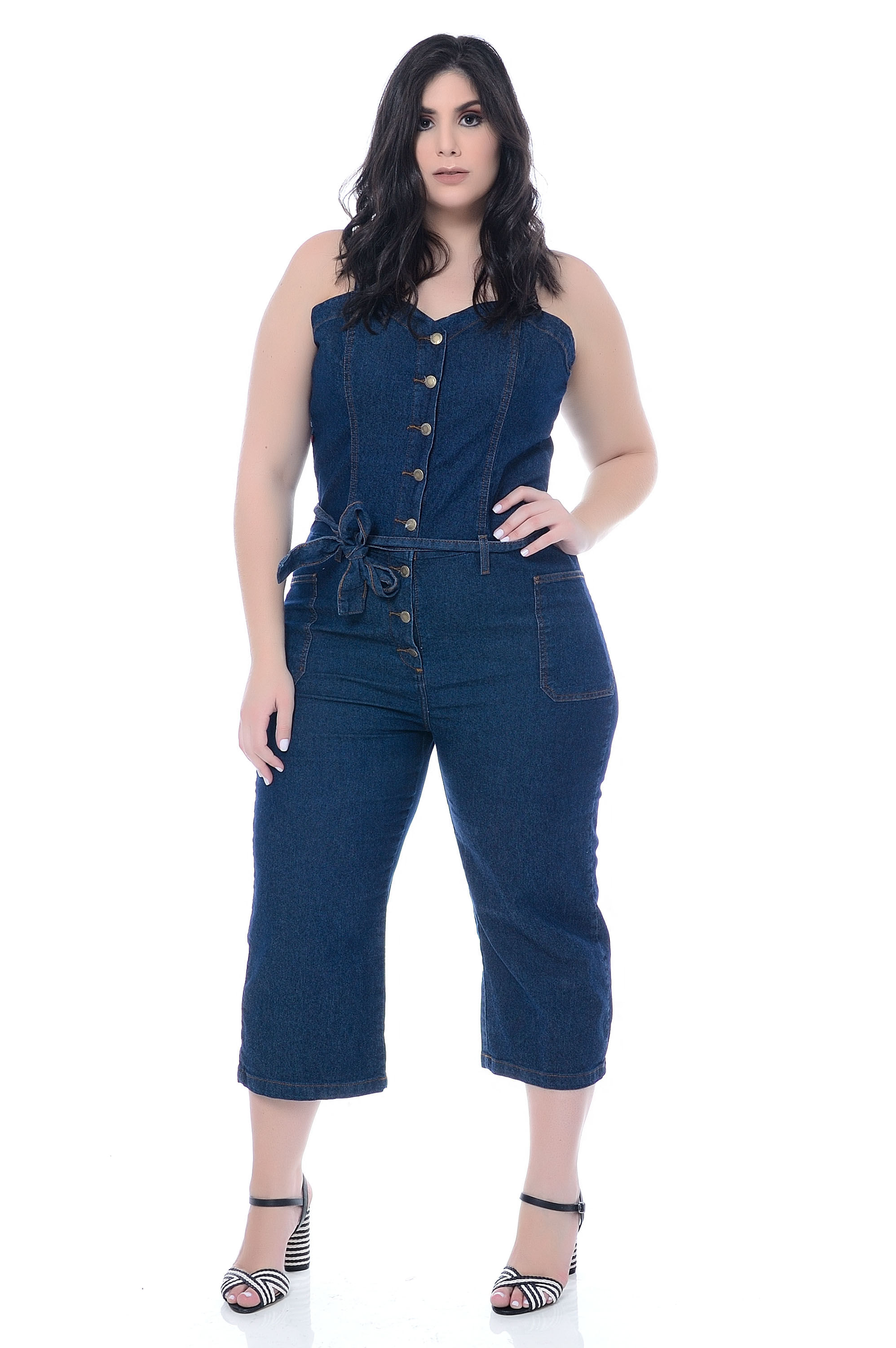 macacão jeans pantacourt