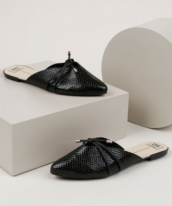 Mule Feminino Moleca Bico Fino Texturizado Escama Preto 35