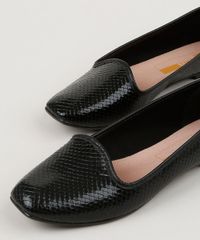 Slipper-Feminino-Moleca-com-Textura-de-Escamas-em-Verniz-Preto-9959178-Preto_3