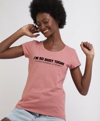 Blusa-Feminina-Estampada--I-m-so-busy-today--Flocado-Manga-Curta-Decote-Redondo-Rosa-9943211-Rosa_4