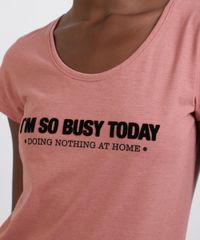 Blusa-Feminina-Estampada--I-m-so-busy-today--Flocado-Manga-Curta-Decote-Redondo-Rosa-9943211-Rosa_5