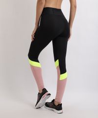 Calca-Legging-Corsario-Feminina-Esporte-Ace-com-Recortes-e-Bolso-Preta-9957935-Preto_2