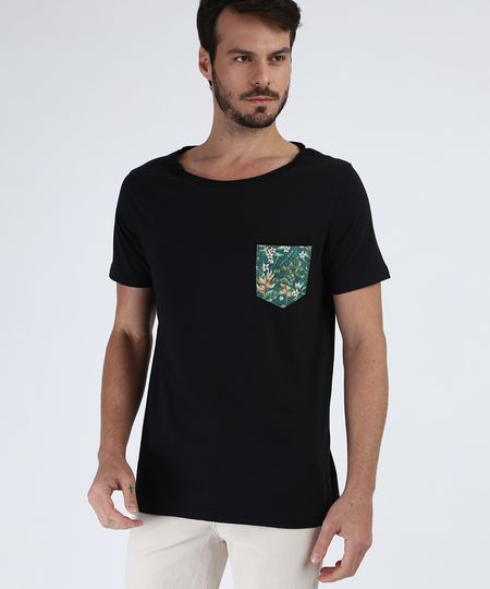 Camiseta Masculina Longa com Bolso Manga Curta Gola Canoa Preta - PP Menor preço em Camiseta Masculina Longa com Bolso Manga Curta Gola Canoa Preta - PP