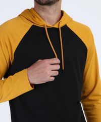 Camiseta-Masculina-com-Capuz-e-Manga-Raglan-Preto-9953398-Preto_4