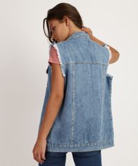 Colete-Jeans-Feminino-Longo-Marmorizado-com-Bolsos-e-Tachas-Cava-Desfiada-Azul-Medio-9956137-Azul_Medio_2