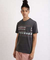 Camiseta-Masculina-Estampa-Etnica-com-Bolso-Manga-Curta-Gola-Careca-Cinza-9958779-Cinza_1