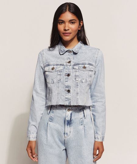 Jaqueta-Jeans-Feminina-Cropped-Marmorizada-com-Bolsos-e-Barra-a-Fio-Azul-Claro-9960648-Azul_Claro_1 Jaqueta-Jeans-Feminina-Cropped-Marmorizada-com-Bolsos-e-Barra-a-Fio-Azul-Claro-9960648-Azul_Claro_1