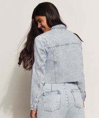 Jaqueta-Jeans-Feminina-Cropped-Marmorizada-com-Bolsos-e-Barra-a-Fio-Azul-Claro-9960648-Azul_Claro_2