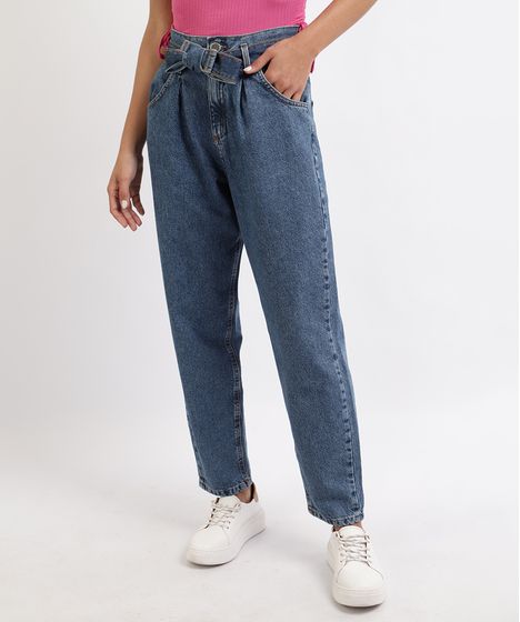 calça jeans com faixa na cintura