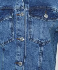 Jaqueta-Jeans-Feminina-Cropped-Marmorizada-com-Bolsos-e-Barra-Desfiada-Azul-Medio-9960254-Azul_Medio_2