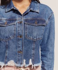 Jaqueta-Jeans-Feminina-Cropped-Marmorizada-com-Bolsos-e-Barra-Desfiada-Azul-Medio-9960254-Azul_Medio_5