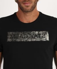 Camiseta-Masculina-Antiviral--Stay-Calm--Metalizada-Manga-Curta-Gola-Careca-Preta-9958376-Preto_4
