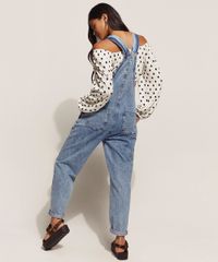 Macacao-Jeans-Feminino-Baggy-Marmorizado-com-Recortes-e-Bolsos-Azul-Claro-9960260-Azul_Claro_2