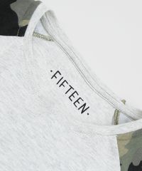 Camiseta-Juvenil-com-Bolso-Estampado-Camuflado-Manga-Curta-Raglan-Cinza-Mescla-Claro-9953084-Cinza_Mescla_Claro_4
