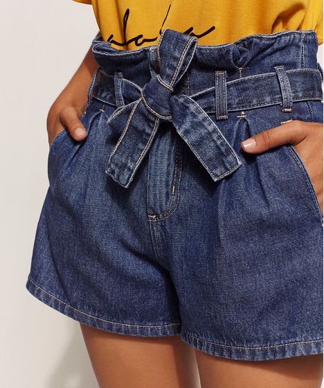 short jeans amarrado na cintura