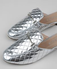 Mule-Feminino-Matelasse-Via-Uno-Bico-Redondo-com-Fivela-Prateado-9961693-Prateado_3