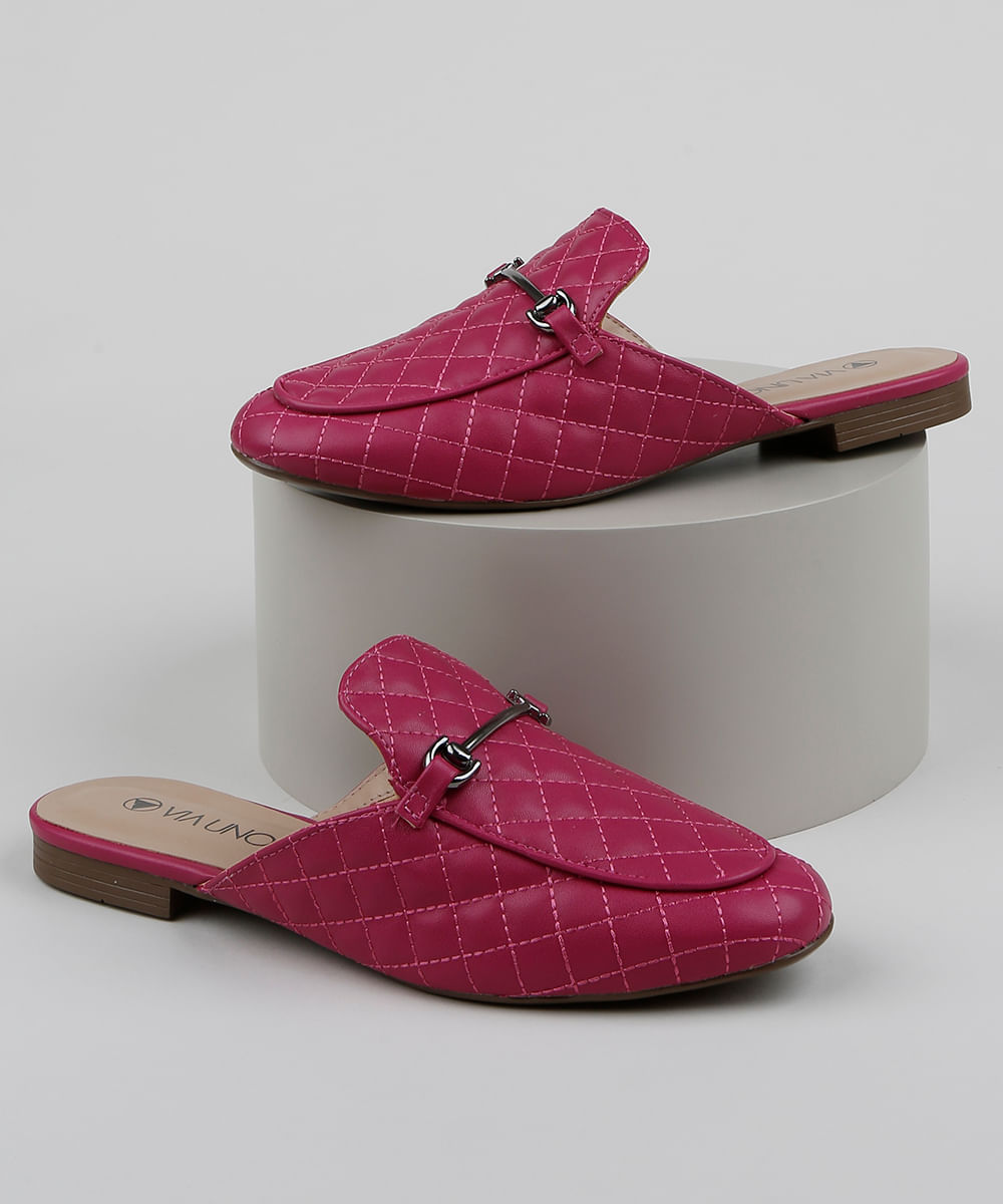 Mule Feminino Matelassê Via Uno Bico Redondo com Fivela Rosa