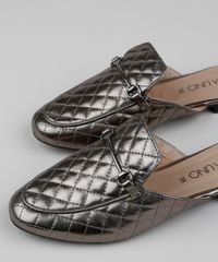 Mule-Feminino-Matelasse-Via-Uno-Bico-Redondo-com-Fivela-Chumbo-9961694-Chumbo_3