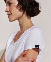 Blusa-feminina-Basica-Pantone-Manga-Curta-Decote-V-Branca-9958804-Branco_5