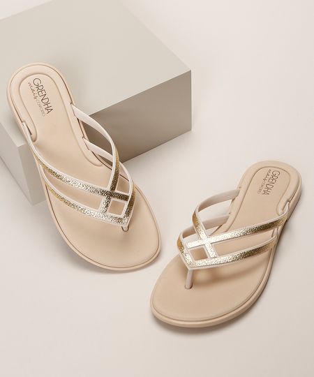 Rasteirinha-Feminina-Grendha-Tira-Trancada-Metalizada-Bege-9960323-Bege_1 Rasteirinha-Feminina-Grendha-Tira-Trancada-Metalizada-Bege-9960323-Bege_1