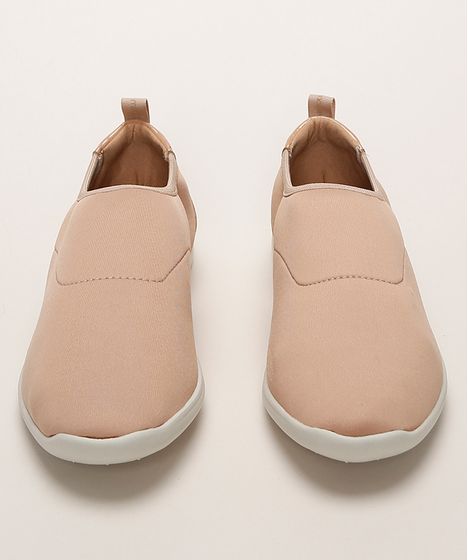 tenis feminino bege verniz