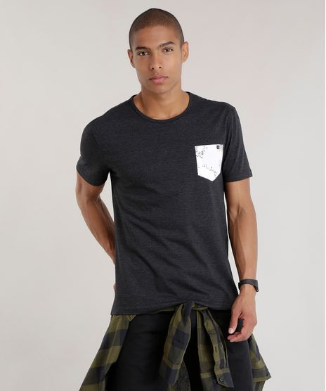 Camiseta-com-Bolso-Estampado-Floral-Preta-8692562-Preto_1