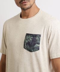 Camiseta-Masculina-com-Bolso-Estampado-de-Folhagens-Manga-Curta-Gola-Careca-Off-White-9959154-Off_White_4