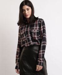 Camisa-Feminina-Ampla-Estampada-Xadrez-com-Bolsos-e-Martingale-Manga-Longa-Preta-9896330-Preto_1