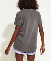 Blusa-Feminina-Triya-com-Estampa--Love--Manga-Curta-Decote-Redondo-Chumbo-9965094-Chumbo_2