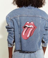 Jaqueta-Jeans-Feminina-de-Banda-Triya-Rolling-Stones-Cropped-com-Bordado-Azul-Medio-9965269-Azul_Medio_1