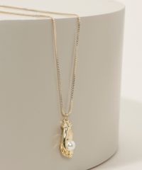 Colar-Feminino-Folheado-com-Mao-e-Perola-Dourado-9966580-Dourado_1
