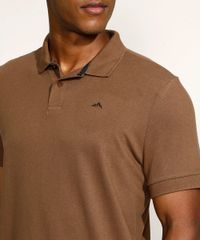 Polo-Masculina-Tradicional-Basica-em-Piquet-com-Bordado-Manga-Curta-Marrom-9967087-Marrom_4