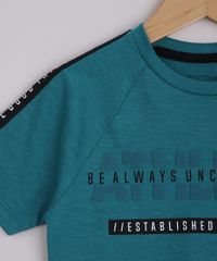 Camiseta-Infantil--Be-Always-Uncomplicated--com-Faixa-no-Ombro-Estampada-Manga-Curta-Verde-Escuro-9955387-Verde_Escuro_4