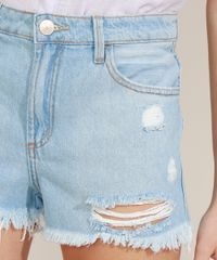 Short-Jeans-Feminino-Boyfriend-Cintura-Media-Destroyed-com-Lenco-Barra-Desfiada-Azul-Claro-9963992-Azul_Claro_4