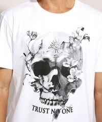 Camiseta-Masculina-Caveira--Trust-no-One--Manga-Curta-Gola-Careca-Branca-9967019-Branco_4