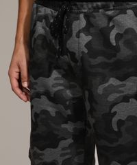 Bermuda-de-Moletom-Masculina-Relaxed-Estampada-Camuflada-Preta-9968798-Preto_4