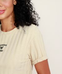 Blusa-Feminina-Cropped-Canelada-com-Bordado--I-ve-Got-Butterflies-in-my-Stomach--Manga-Curta-Decote-Redondo-Bege-Claro-9957474-Bege_Claro_6