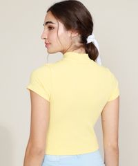 Blusa-Feminina-Canelada-com-Botoes-Manga-Curta-Gola-Alta-Amarela-9957943-Amarelo_2