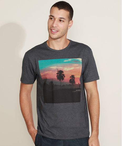 Camiseta-Masculina-Retrato-de-Paisagem-Manga-Curta-Gola-Careca-Cinza-Mescla-Escuro-9967398-Cinza_Mescla_Escuro_1