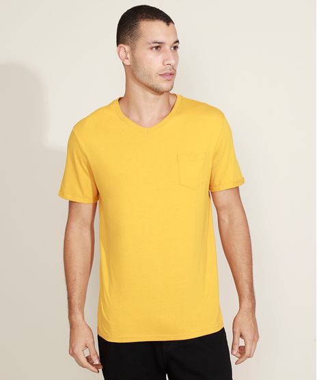 Camiseta-Masculina-Basica-com-Bolso-Gola-Careca-Gola-V-Amarela-9964946-Amarelo_1