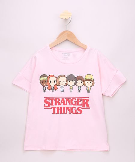 Blusa-Juvenil-Ampla-Stranger-Things-Manga-Curta-Rosa-Claro-9967689-Rosa_Claro_1 Blusa-Juvenil-Ampla-Stranger-Things-Manga-Curta-Rosa-Claro-9967689-Rosa_Claro_1