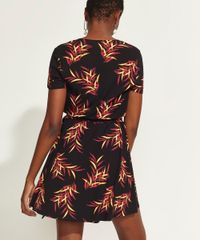 Vestido-Feminino-DVF-Curto-Envelope-Estampado-Folhas-Manga-Curta-Preto-9954183-Preto_2