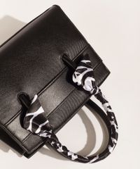 Bolsa-Feminina-DVF-Tote-Media-com-Lenco-Estampado-e-Alca-Transversal-Removivel-Preta-9954393-Preto_5
