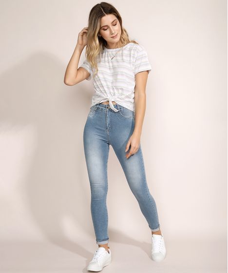 calça jeans cintura alta barra dobrada