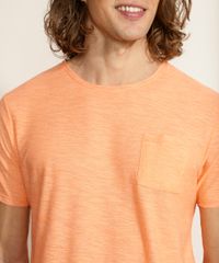 Camiseta-Masculina-Basica-Flame-com-Bolso-Manga-Curta-Gola-Careca-Laranja-9971230-Laranja_5